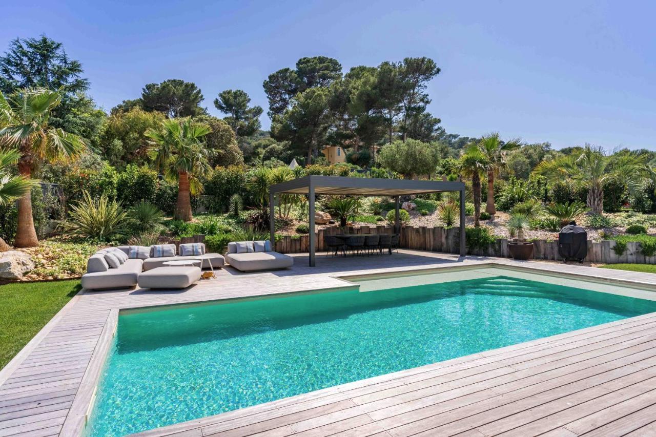Palma Giens - Vue Panoramique -piscine Chauffee Mai A Septembre- 4 -garage Villa